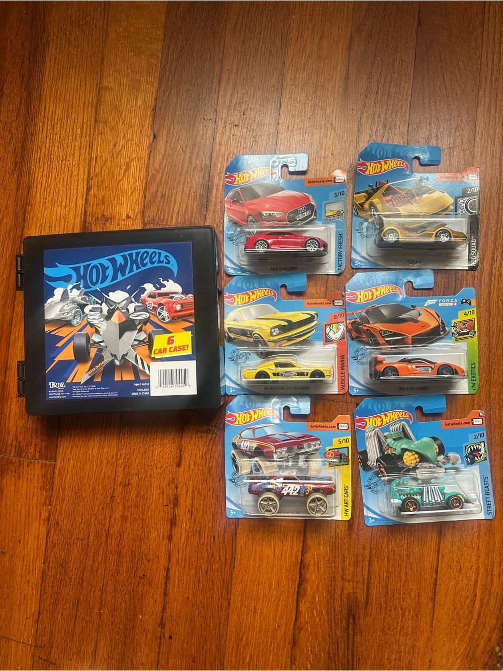 Tara Hot Wheels x6 Car Case lot of 6 Hot Wheels Cars